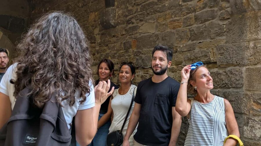 Florence Crimes, Murders & Ghosts Walking Tour with Tastings - Tasting Tuscan Flavors at the Prosciutteria Near the Duomo