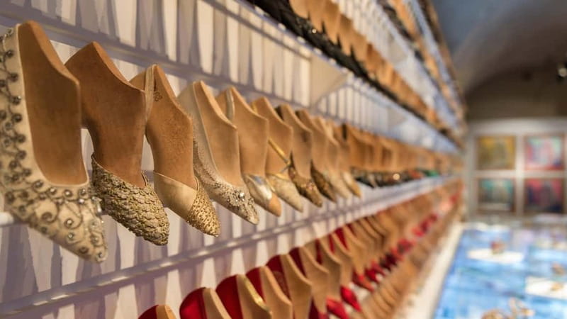 Florence Fashion History Tour: Gucci Museum & Guided Walk - Walking the Streets of Florence’s Fashion District