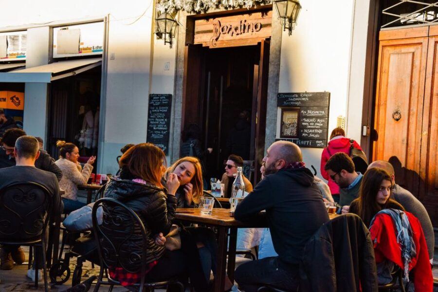 Florence Footsteps: Unveiling the Treasures of the Medicis - Starting at the Uffizi: The Meeting Point
