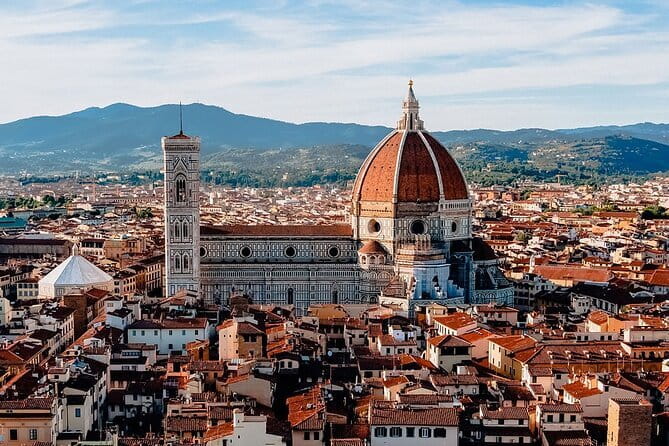 Florence Golf Cart private City tour Center & Michelangelo square - Exploring Florences Historic Center in 90 Minutes