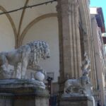 Florence: Highlights and Small-Group Accademia Tour - Crossing the Ponte Vecchio and Vasari Corridor