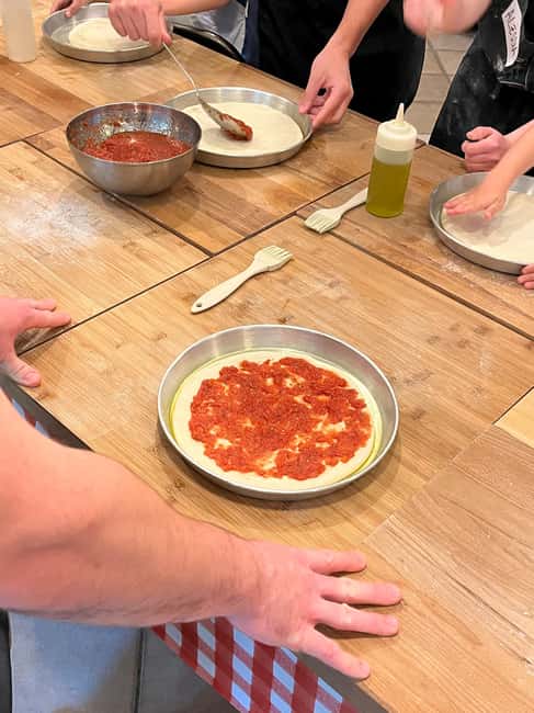 Florence: Pizza and Gelato Cooking Class - Meeting Point in Florence: Easy to Find and Accessible