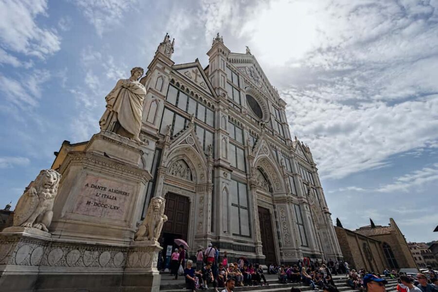 Florence: Santa Croce Basilica, exclusive tour! - Starting Point at the Dante Alighieri Monument