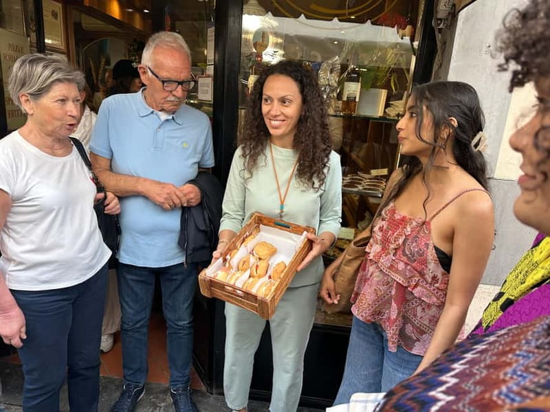 Florence: Street Food Tour with Wine & Local Guide - Savoring Tuscan Dishes at Family-Run Shops