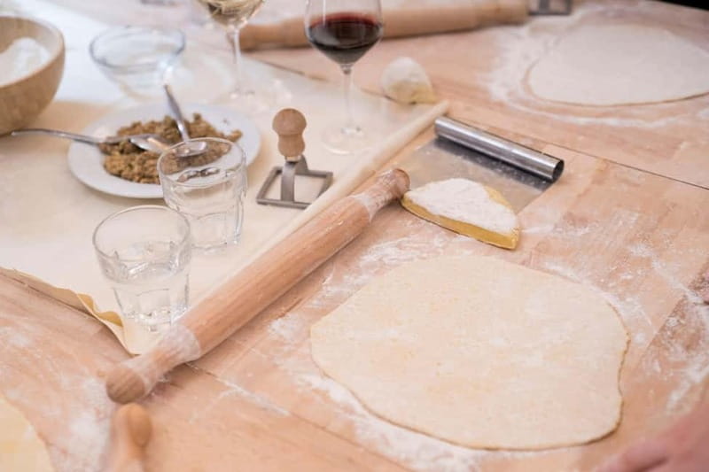 Florence: Tiramisu & Pasta Making Class with Unlimited Wine - The Historic Medici Stable as a Unique Cooking Venue