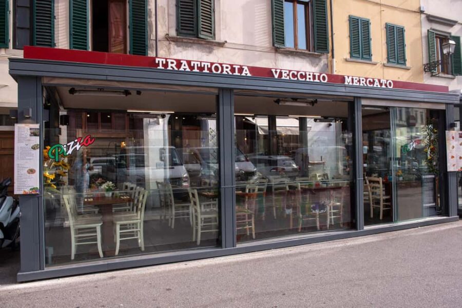 Florence: Typical Tuscan Lunch in the Heart of Florence - The Atmosphere Inside and Outside