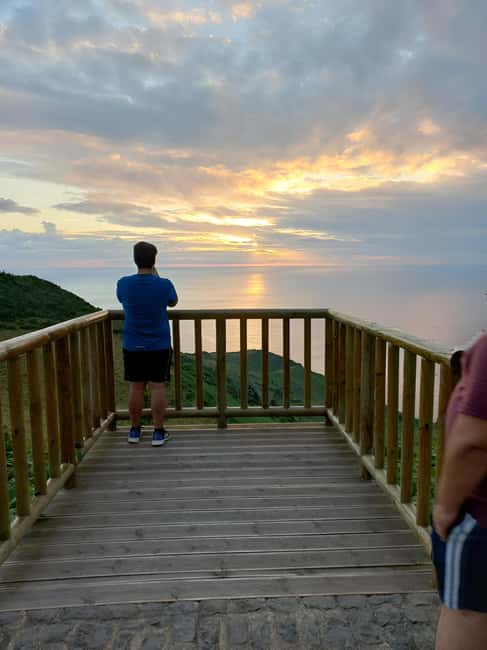 Flores Island: Half-Day Guided Tour of Lagoons, Waterfalls, and Viewpoints - Visiting Lagoa Negra and Lagoa Comprida