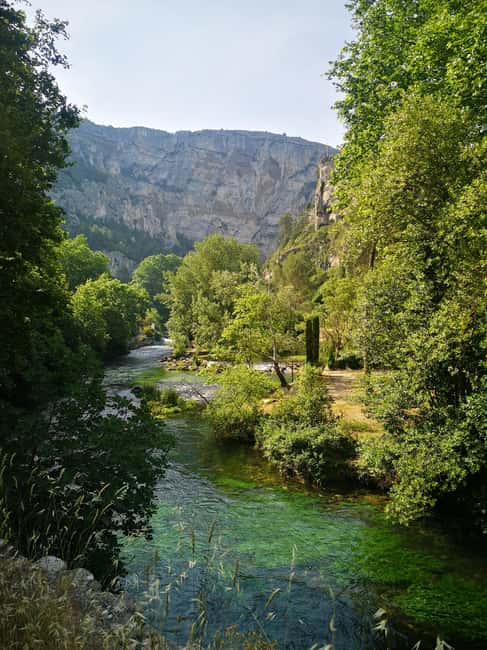 Fontaine-de-Vaucluse: Guided tour, the Mysteries of the Gouffre Open to all - Exploring Fontaine-de-Vaucluse’s Natural Wonder