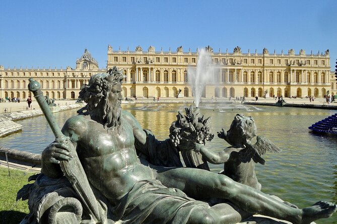 Fontainebleau, Versailles, Trianon Small group from Paris - The Scenic Drive & Rich History of Versailles