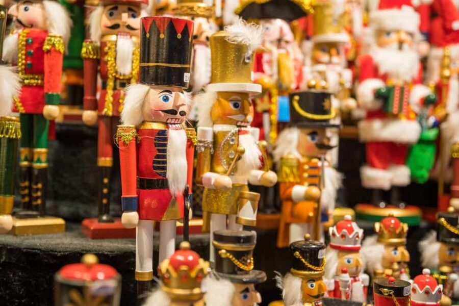 Frankfurt: Advent stroll through Frankfurt's New Old Town - Comparing This Tour to Other Frankfurt Activities