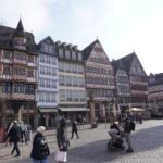 Frankfurt: Criminal hunt at night - Using a tablet and mystery kit for an interactive experience