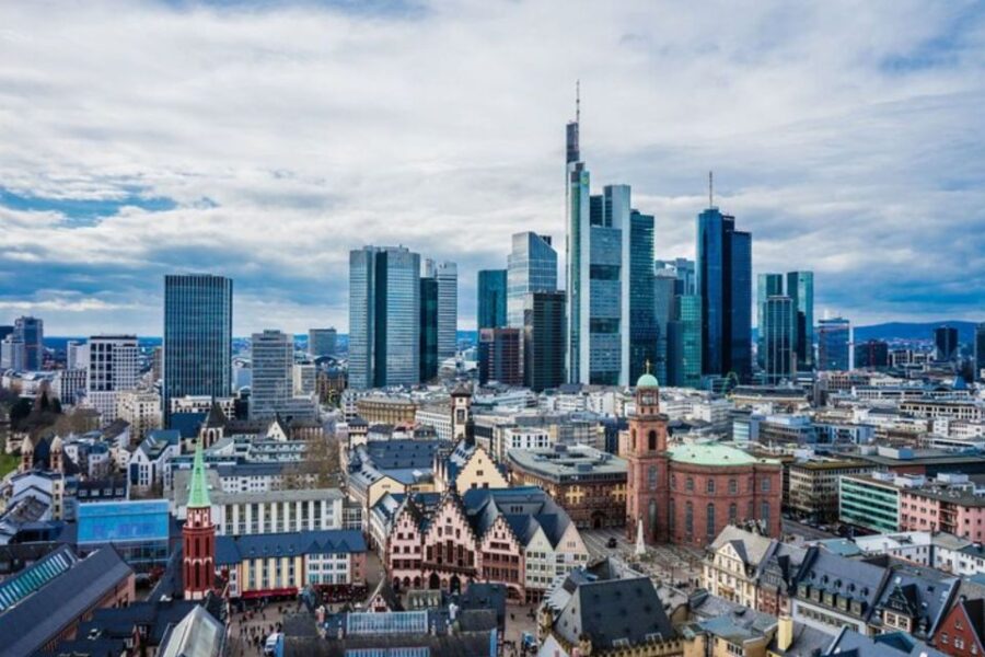 Frankfurt: Private custom tour with a local guide - The Personalized Approach with a Local Guide