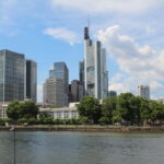 Frankfurt: Private or Shared Walking Tour - Exploring the Eiserner Steg and Its Architectural Significance