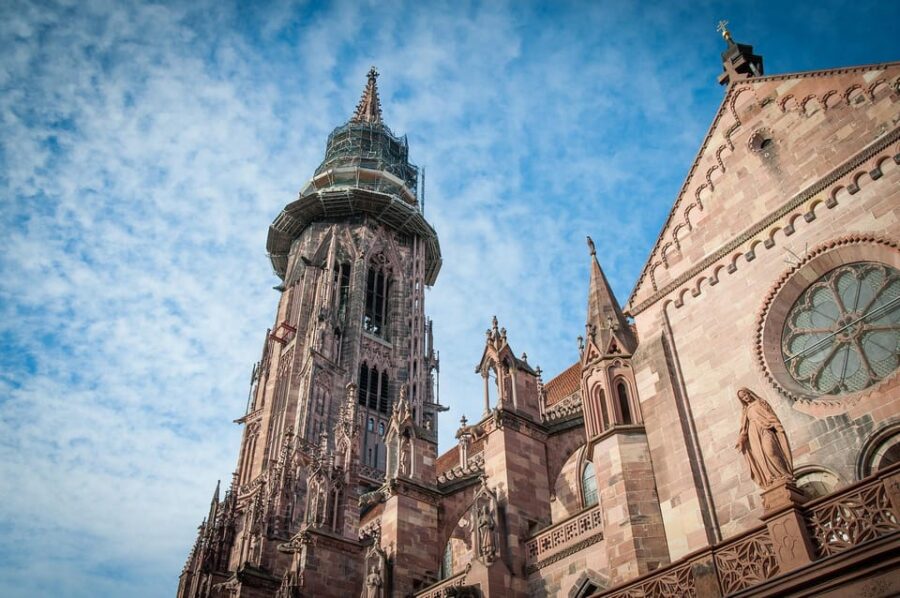 Freiburg: Tour of the city with cathedral visit - Starting Point: In Front of Freiburgs Tourist Information on Rathausplatz