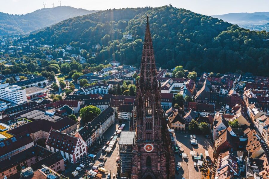 Freiburg: Veni, vidi, vino - wine hike and tasting - Riding the Schlossbergbahn for a Scenic Ascent