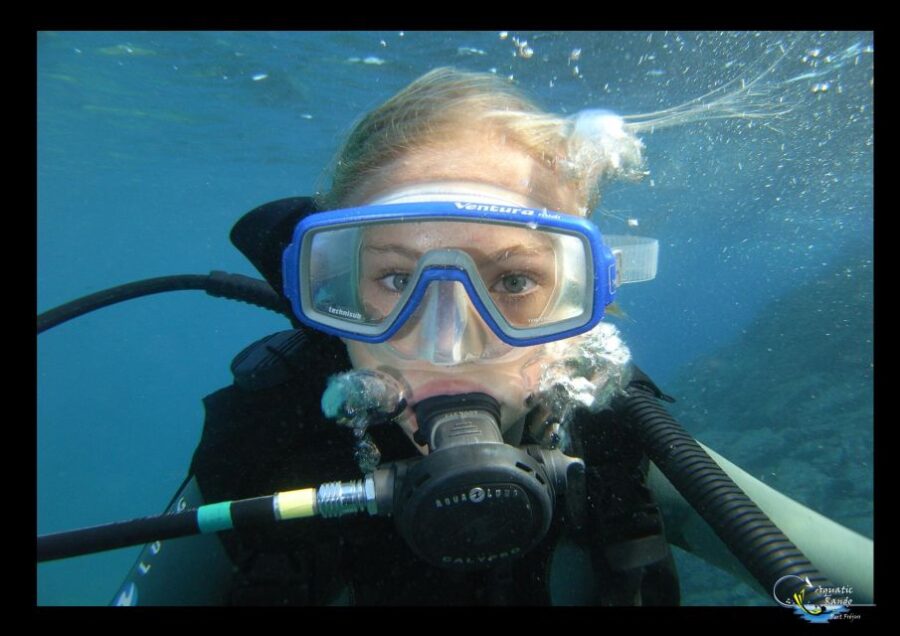 Fréjus: Diving Experience in Port-Fréjus with an Instructor - Exploring the Port-Fréjus Boat Trip