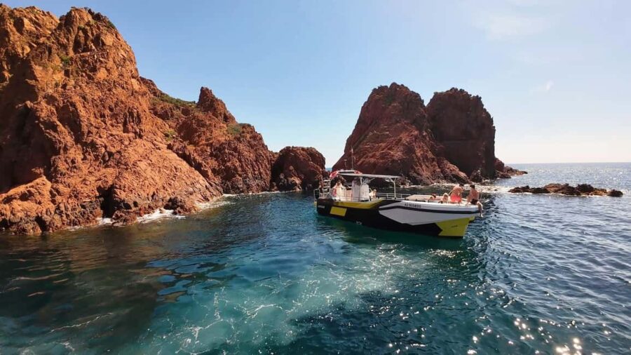 Fréjus : Esterel Calanques Cruise (Comfort Boat) + Swim Stop - The Refreshing Swim in a Sheltered Creek