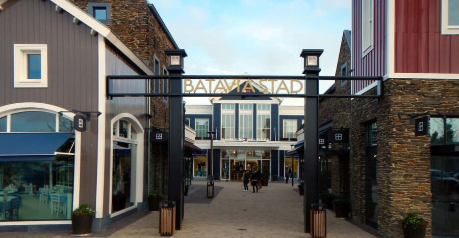 From Amsterdam: Private Day Trip to Fashion Outlet - Convenient Private Transportation from Amsterdam