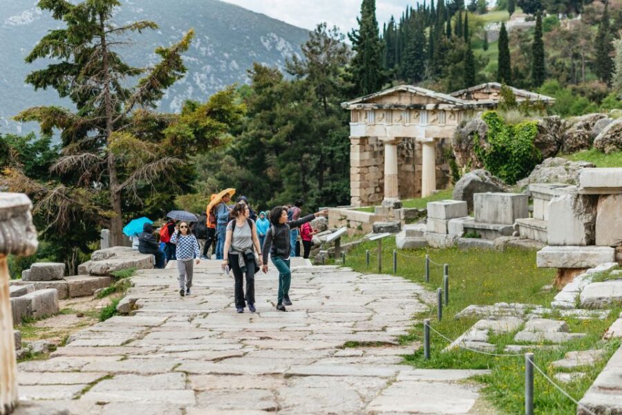 From Athens: Day Trip to Delphi & Arachova with Audio Guide - Visiting the Famous Delphi Archaeological Site