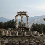 From Athens: Private Delphi and Thermopylae Guided Day Trip - Visiting Thermopylae: The Battle and the Monuments