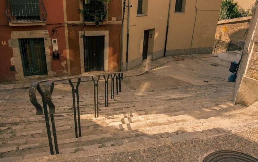 From Barcelona: Private Girona & Medieval Villages Tour - Girona: The Historic Catalan City and Game of Thrones Filming Location