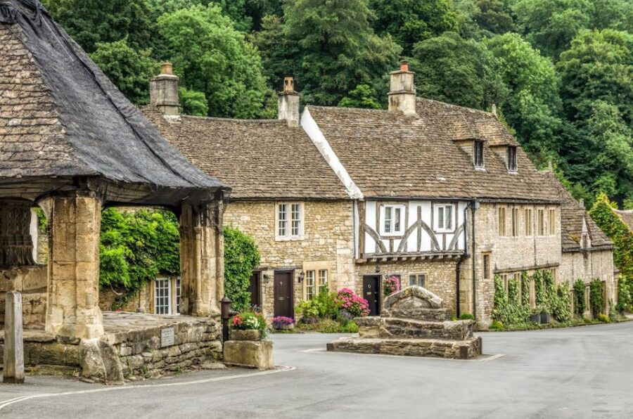 From Bath: Cotswolds Private Day Tour with Pickup - Exploring the Iconic Village of Castle Combe