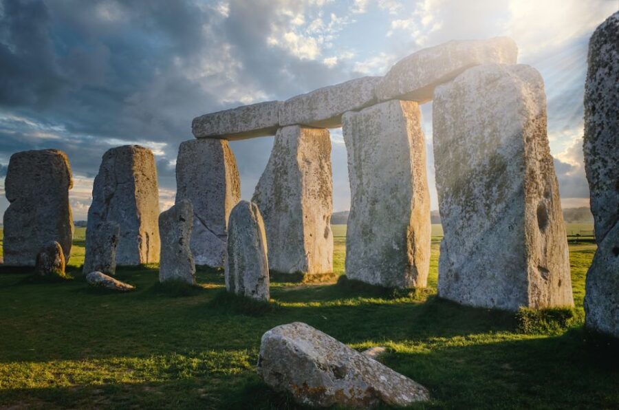 From Bath: Private Stonehenge and Salisbury Tour with Pickup - Visiting Stonehenge: The Heart of the Prehistoric Britain