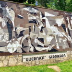 From Bilbao: Gaztelugatxe, Gernika, and Mundaka Guided Tour - Visiting Mundaka: The Surfer’s and Fisherman’s Village