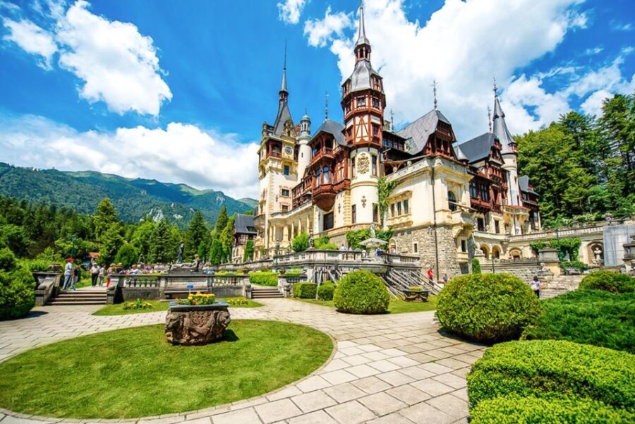 From Bucharest: Day Trip to Sinaia - From Bucharest to Sinaia: A Scenic Journey