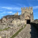 From Bucharest: Full-Day Trip to Bulgaria Highlights - Exploring Veliko Tarnovo’s Medieval Old Town