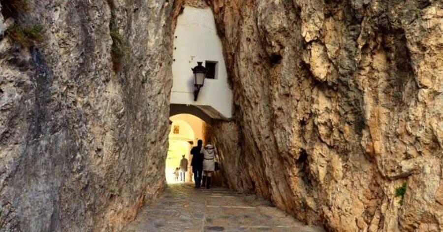 From Calpe to Guadalest & Algar Waterfalls - Navigating the Scenic Roads to Fonts dAlgar Waterfalls