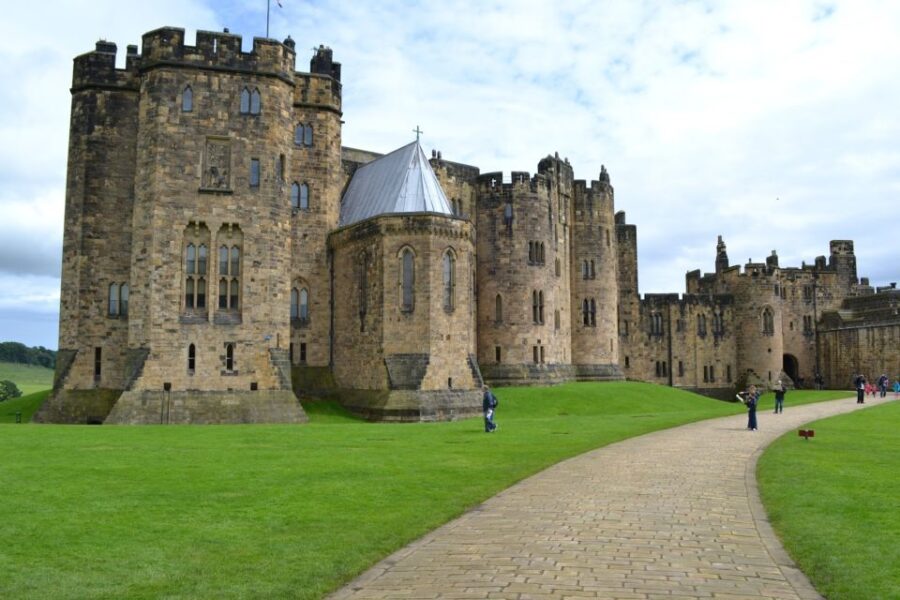 From Edinburgh: Viking Coast & Alnwick Castle Day Tour - Scenic Drive Along the North Sea Coast to Holy Island