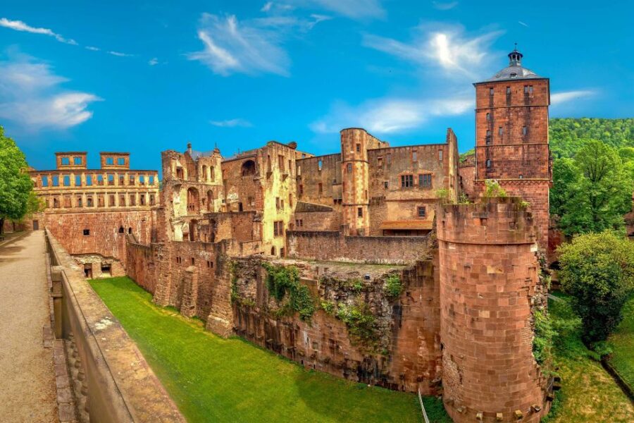 From Frankfurt: Heidelberg, Castle and Old City Guided Tour - Exploring Heidelberg Castle and its Wine Cellar