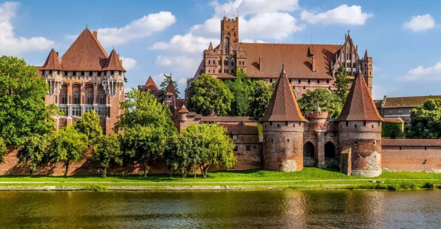 From Gdansk: Half-Day Malbork Castle Tour with Audioguide - Exploring Malbork Castle: The World’s Largest Fortress