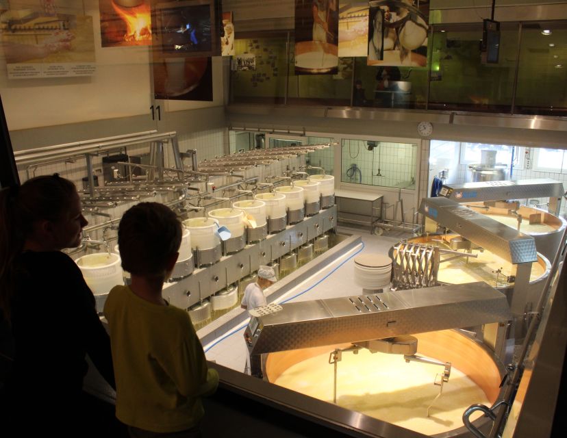 From Geneva: Gruyères Cheese & Chocolate Full-Day Trip - Inside Castle Gruyères and Giger Museum