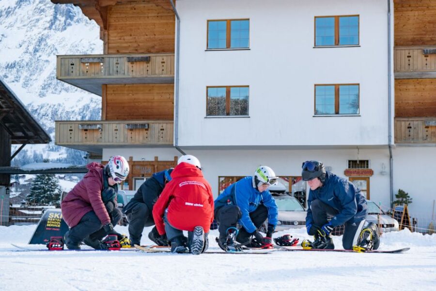 From Interlaken: Grindelwald Beginners Snowboarding Lesson - Meeting at the Outdoor - Interlaken Base