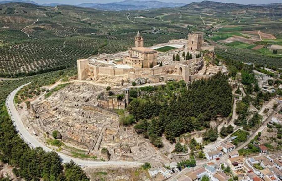 From Jaén: Alcalá la Real and Alcaudete Castles Tour - The Strategic Location of Alcalá la Real