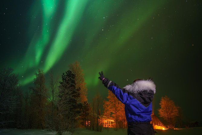 From Kakslauttanen:Northern Lights tour to Lake Inari, inc dinner - Sled Ride on Lake Inari with Scenic Views
