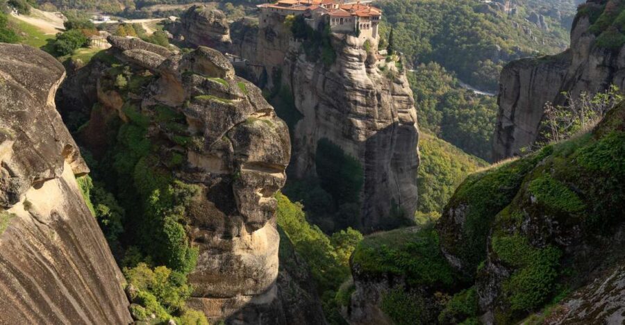 From Kalambaka or Kastraki: Midday Meteora Tour - Visiting 3 Monasteries with Free Interior Access