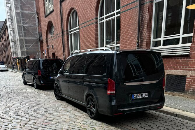 From Kiel: private Hamburg 6hour-Tour with a former Policeman - Discover Hamburg’s Historic Rathaus and the Chilehaus