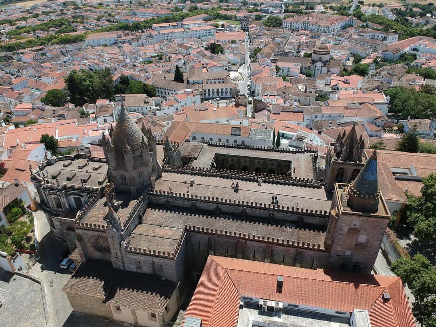 From Lisbon: Évora and Alentejo Wine Tour with Tasting - Discovering Évora’s UNESCO World Heritage Sights