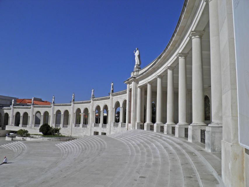 From Lisbon: Fátima Sanctuary and Batalha Monastery (UNESCO) - Starting Point and Duration of the Tour