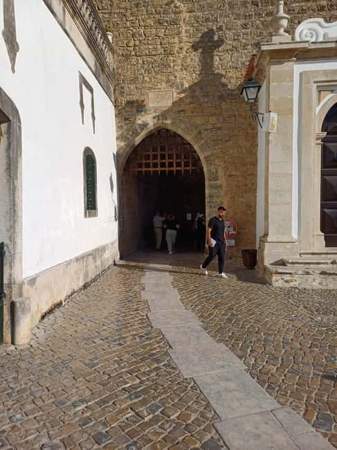 From Lisbon: Porto Transfer with Óbidos & Nazaré Tours - Starting in Lisbon: Comfortable Pickup and Transport