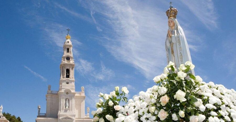 From Lisbon: Shared Tour to Fátima, Óbidos, Batalha e Nazaré - Meeting Point at Lisbon’s Hard Rock Cafe