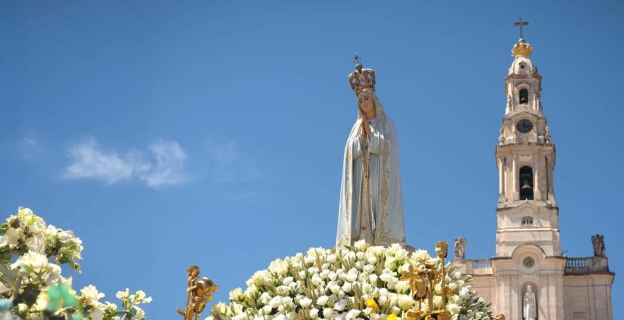 From Lisbon: Tomar and Fátima Day Trip with Guide - Exploring the Templar Castle with Scenic Views