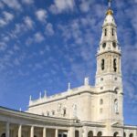 From Lisbon: Tour Fátima, Batalha, Alcobaça, Nazaré, Óbidos - Exploring the Gothic Majesty of Batalha Monastery