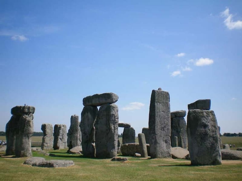 From London: Stonehenge and Oxford Day Tour With Admission - Exploring Stonehenge with Included Admission