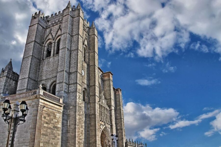 From Madrid: Ávila and Salamanca Guided Day Trip - Exploring Salamanca’s Historic Center and Impressive Cathedral