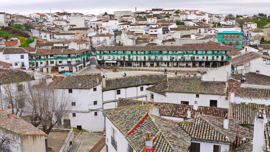 From Madrid: Guided Day Trip to Chinchon, Aranjuez & Toledo - Discovering Chinchón’s Medieval Charm and Colourful Plaza Mayor