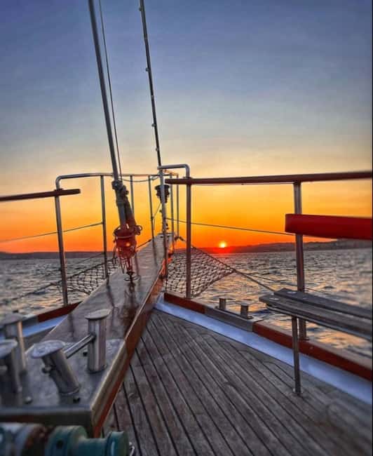 From Mellieha Bay Malta : Blue Lagoon Sunset Cruise - Navigating the Blue Lagoon’s Sunset Experience